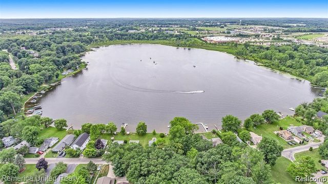 1491 Division Drive, Hartland Township, MI 48353