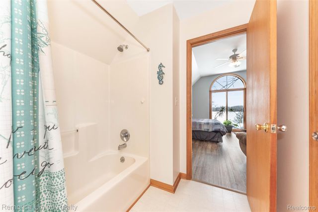 1491 Division Drive, Hartland Township, MI 48353