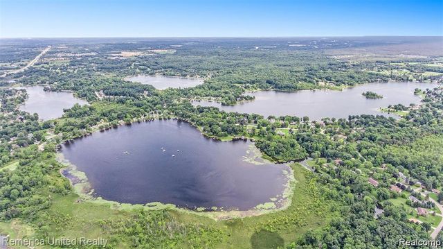 1491 Division Drive, Hartland Township, MI 48353