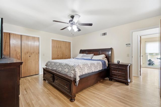 215 Compton Road, Wyoming, OH 45215