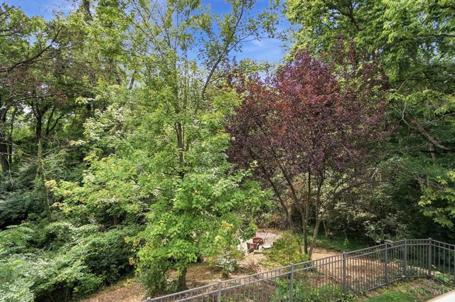 215 Compton Road, Wyoming, OH 45215