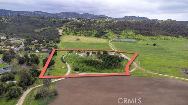 15300 Round Tree Road, Valley Center, CA 92082