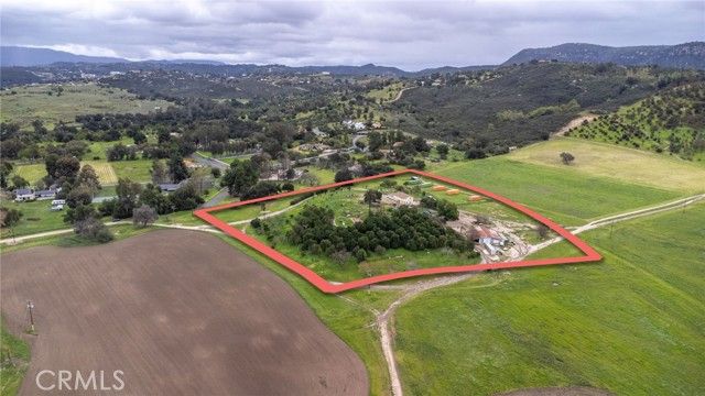 15300 Round Tree Road, Valley Center, CA 92082