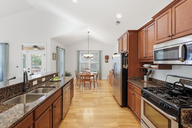 15 Flaggpoint Ln., Murrells Inlet, SC 29576