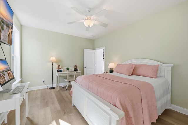 15 Flaggpoint Ln., Murrells Inlet, SC 29576