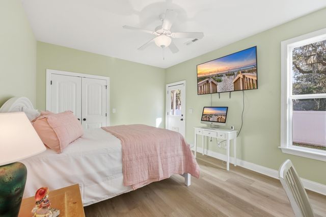 15 Flaggpoint Ln., Murrells Inlet, SC 29576