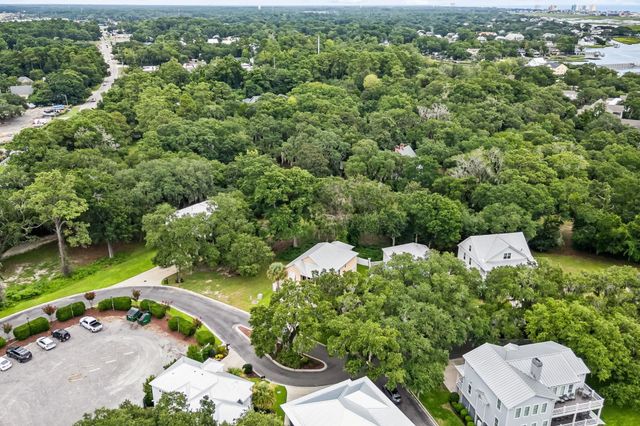 15 Flaggpoint Ln., Murrells Inlet, SC 29576