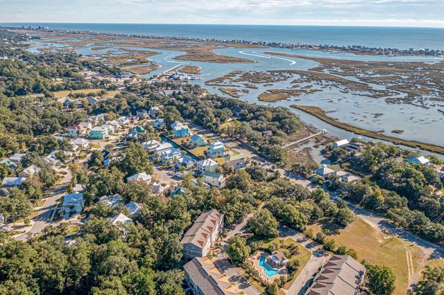 15 Flaggpoint Ln., Murrells Inlet, SC 29576