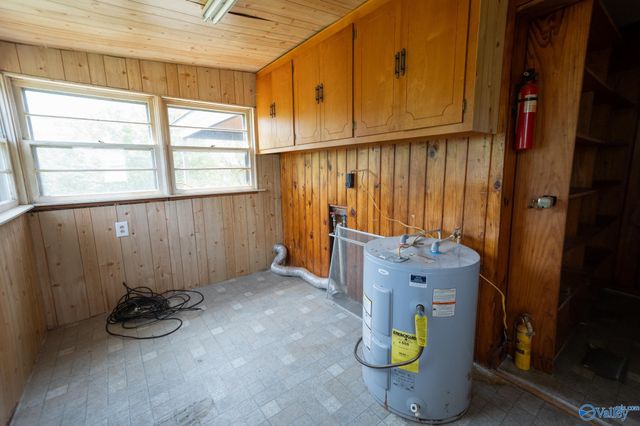 1616 Sparkman Street NW, Hartselle, AL 35640