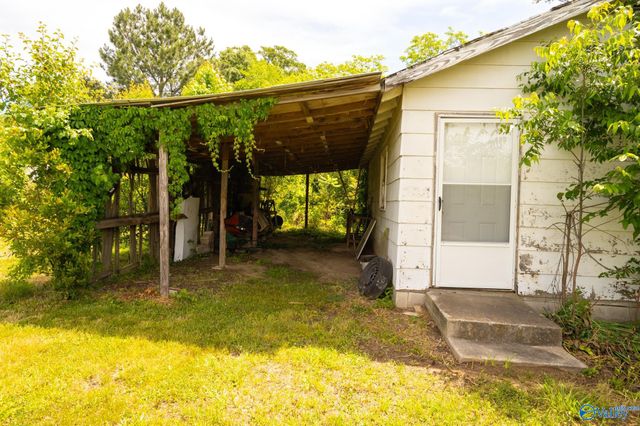 1616 Sparkman Street NW, Hartselle, AL 35640