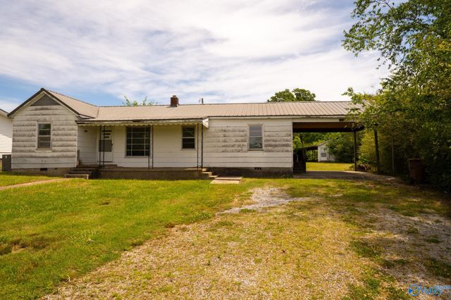 1616 Sparkman Street NW, Hartselle, AL 35640