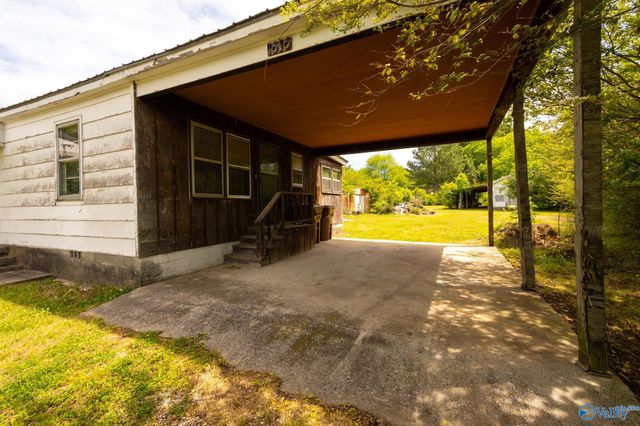 1616 Sparkman Street NW, Hartselle, AL 35640