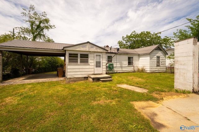 1616 Sparkman Street NW, Hartselle, AL 35640