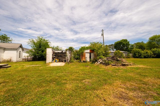 1616 Sparkman Street NW, Hartselle, AL 35640