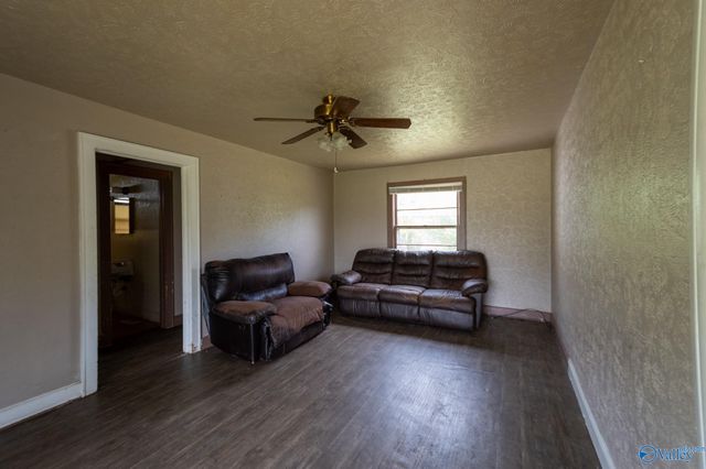 1616 Sparkman Street NW, Hartselle, AL 35640