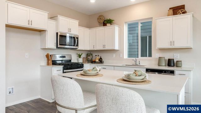 361 Stella St NE, Salem, OR 97301