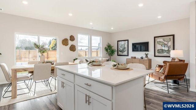 361 Stella St NE, Salem, OR 97301