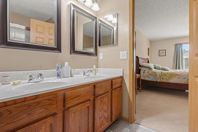 1535 Plowington Drive, Delaware, OH 43015