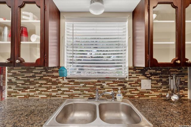 622 Serenade Dr, San Antonio, TX 78216