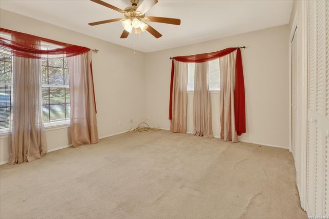 622 Serenade Dr, San Antonio, TX 78216