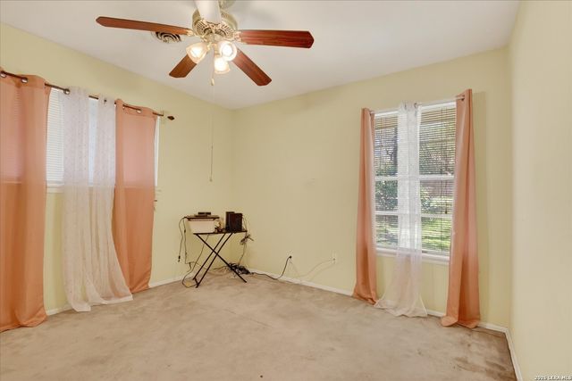 622 Serenade Dr, San Antonio, TX 78216
