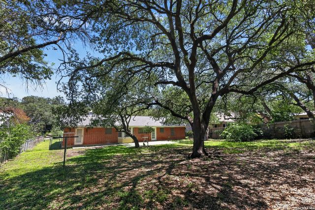 622 Serenade Dr, San Antonio, TX 78216