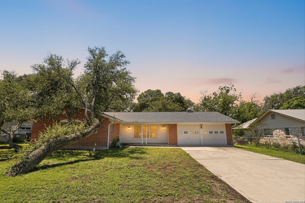 622 Serenade Dr, San Antonio, TX 78216