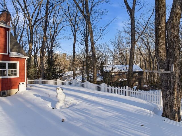 141 Bickford Hill Rd, Gardner, MA 01440
