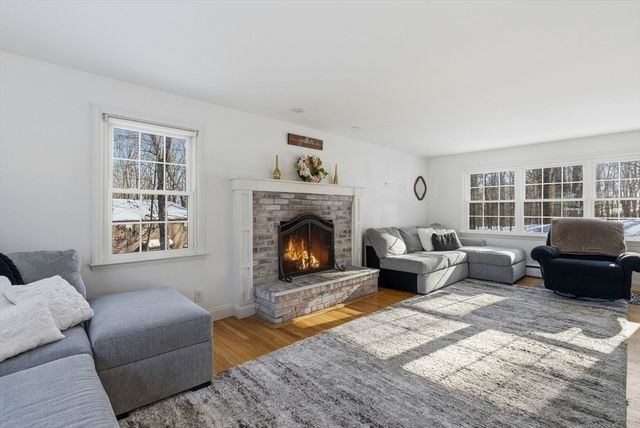 141 Bickford Hill Rd, Gardner, MA 01440