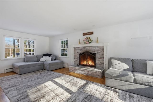 141 Bickford Hill Rd, Gardner, MA 01440