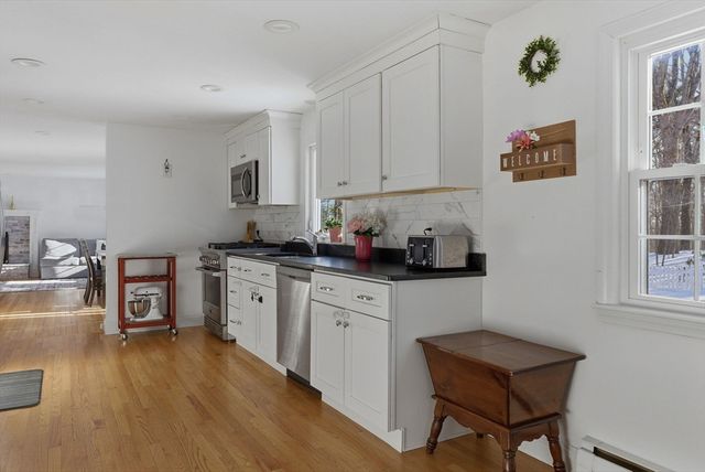 141 Bickford Hill Rd, Gardner, MA 01440