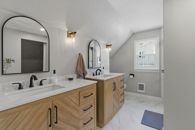 141 Bickford Hill Rd, Gardner, MA 01440