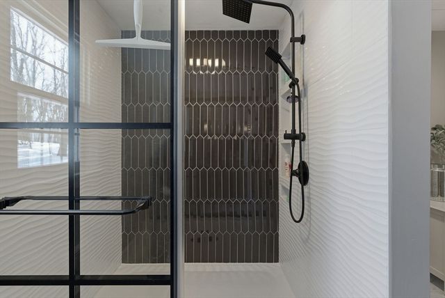 141 Bickford Hill Rd, Gardner, MA 01440