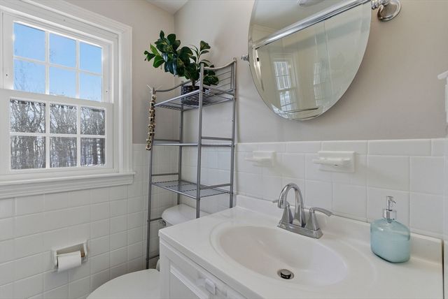 141 Bickford Hill Rd, Gardner, MA 01440