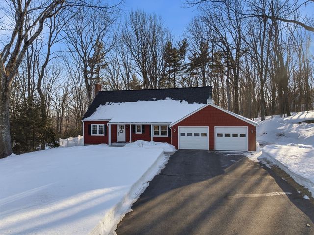 141 Bickford Hill Rd, Gardner, MA 01440