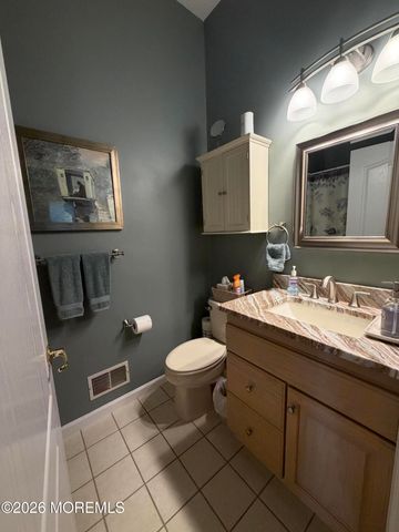 5 Summerfield Drive, Lakewood, NJ 08701