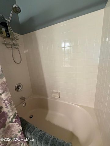 5 Summerfield Drive, Lakewood, NJ 08701