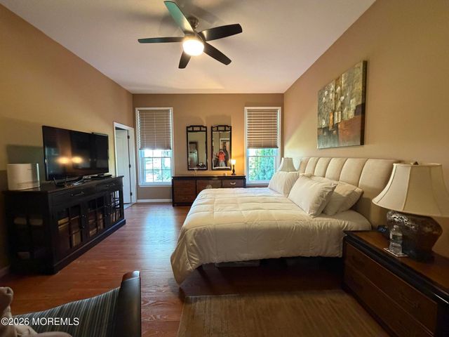 5 Summerfield Drive, Lakewood, NJ 08701