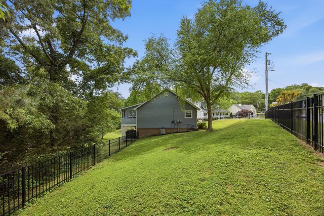 808 Brookcrest Lane, Hixson, TN 37343