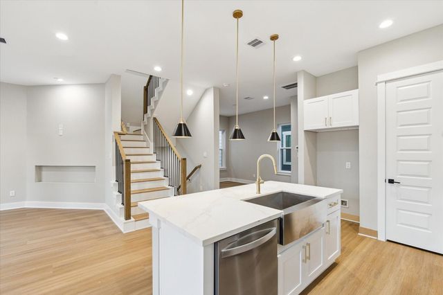 812 Thornton Street D, Houston, TX 77018