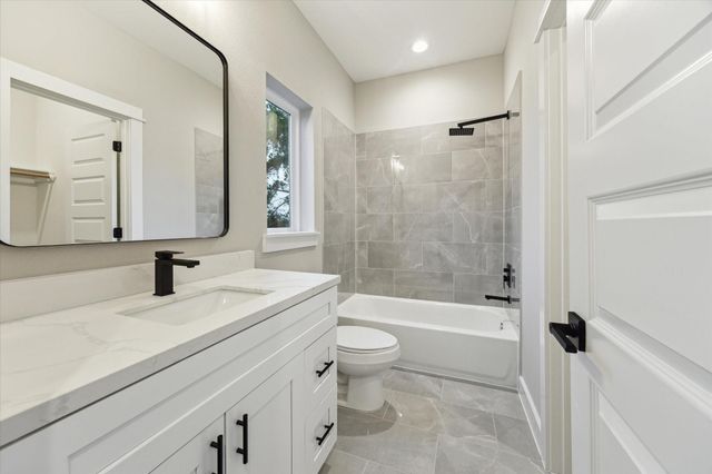 812 Thornton Street D, Houston, TX 77018