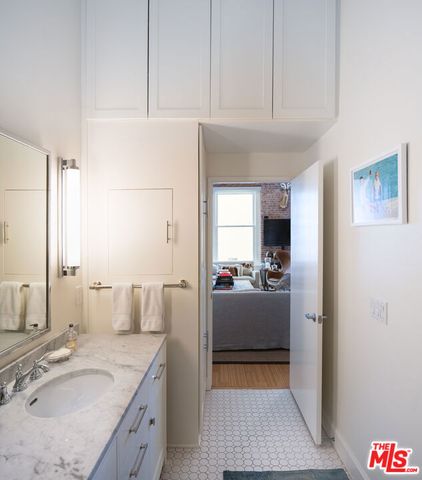 253 S Broadway 502, Los Angeles, CA 90012