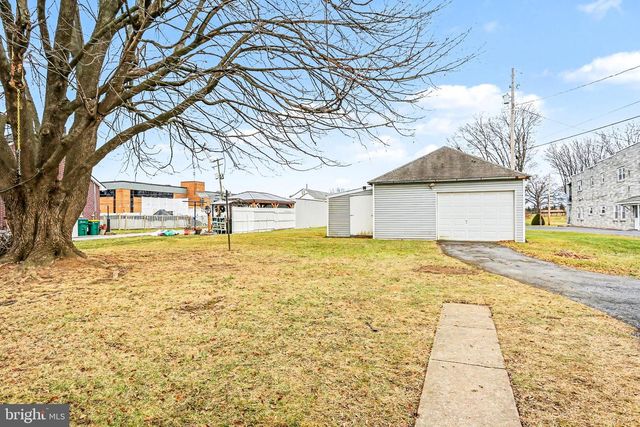 222 S S SPORTING HILL RD, Mechanicsburg, PA 17050