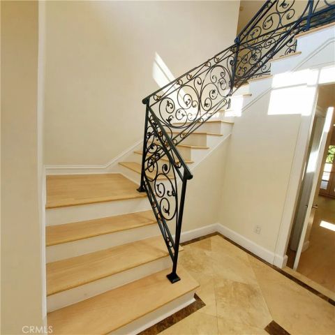 16545 Park Lane Circle, Los Angeles, CA 90049