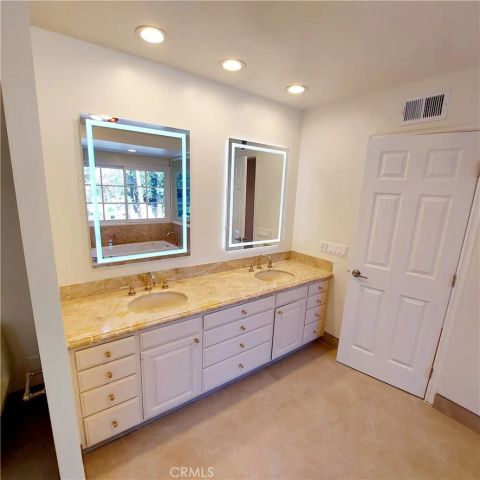 16545 Park Lane Circle, Los Angeles, CA 90049