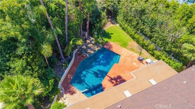 16545 Park Lane Circle, Los Angeles, CA 90049