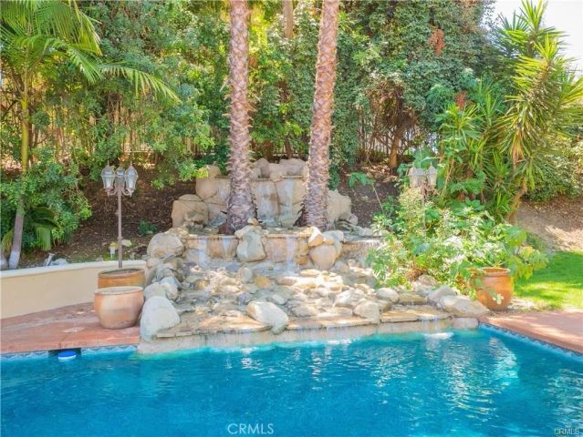 16545 Park Lane Circle, Los Angeles, CA 90049