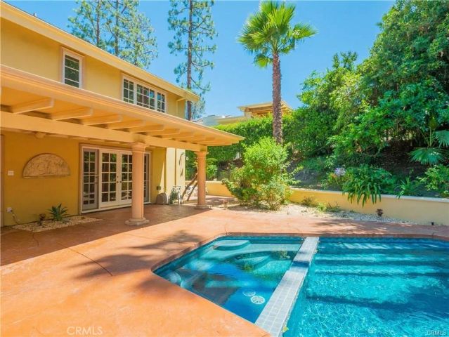 16545 Park Lane Circle, Los Angeles, CA 90049