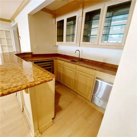 16545 Park Lane Circle, Los Angeles, CA 90049