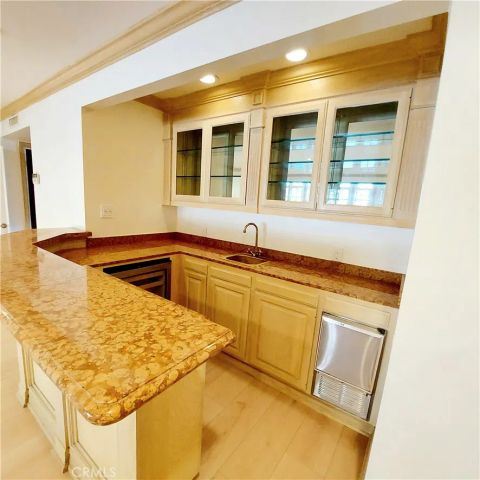 16545 Park Lane Circle, Los Angeles, CA 90049